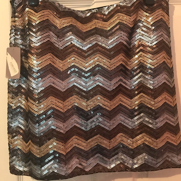 Sequined NWT skirt - gold, bronze & silver - Picture 3 of 5
